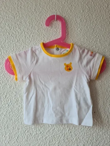 Tee-shirt blanc et jaune Winnie l'ourson