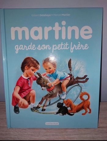 Livre Martine garde son petit frère