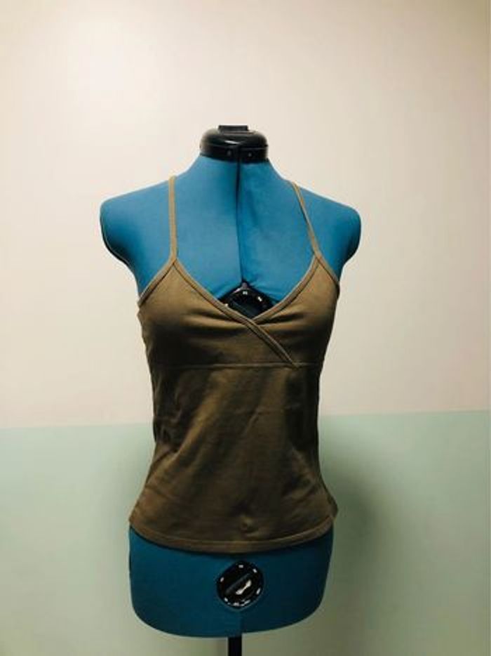 Débardeur kaki dos nu top haut attache dans le cou - photo numéro 17