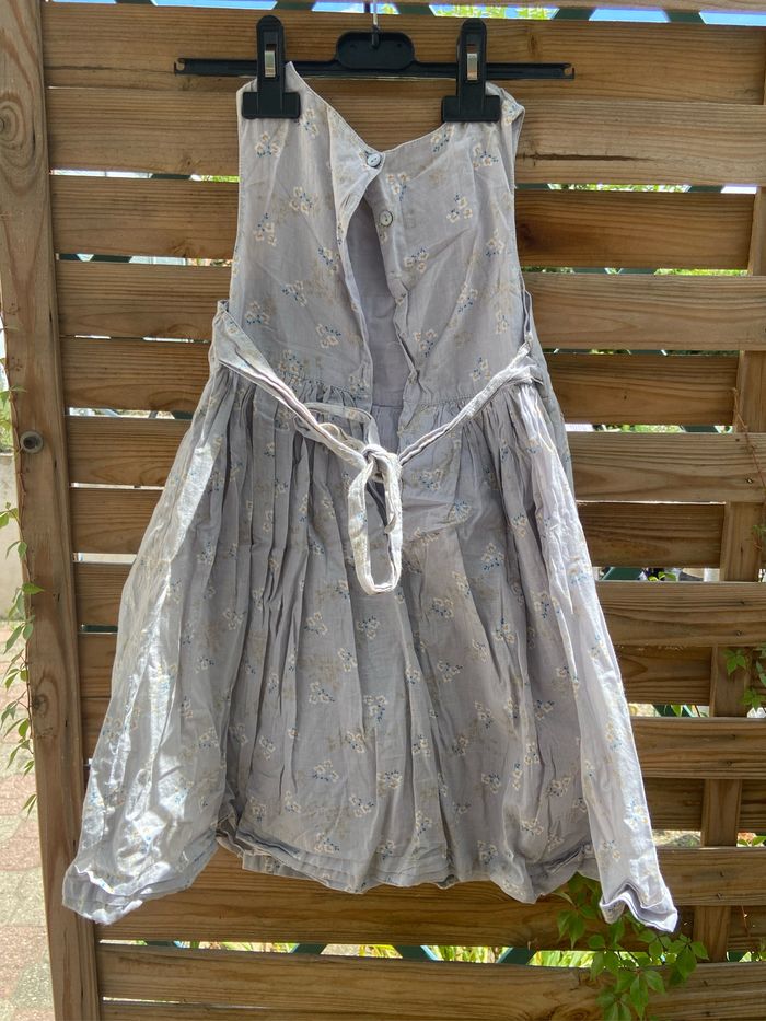 Robe grise fleurie - photo numéro 2