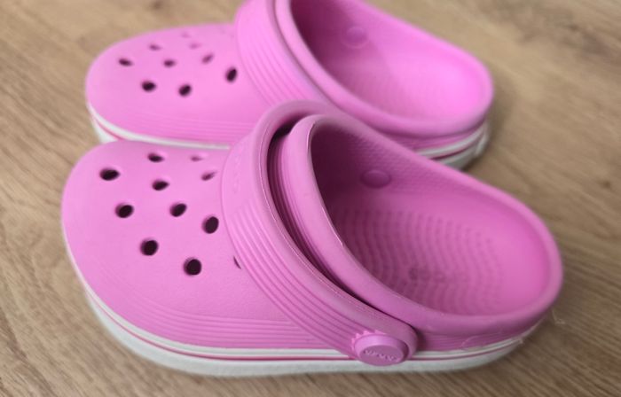 Crocs bébé fille taille 25/26 - photo numéro 3