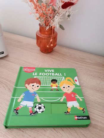 Livre animé kididoc
Vive le foot
En très bon état