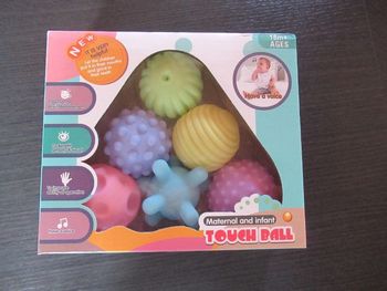 6 balles sensorielles neuves