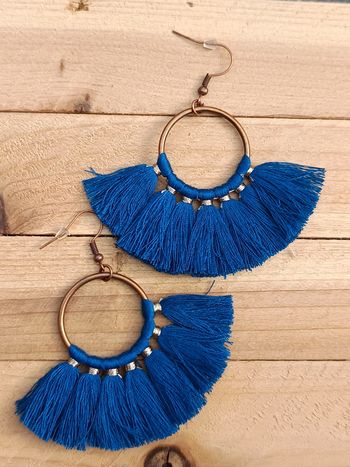 Boucles d'oreilles pompons Bleu roi