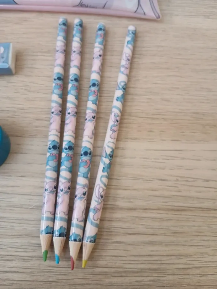 Trousse + fournitures scolaires Stitch et Angel Disney - photo numéro 3