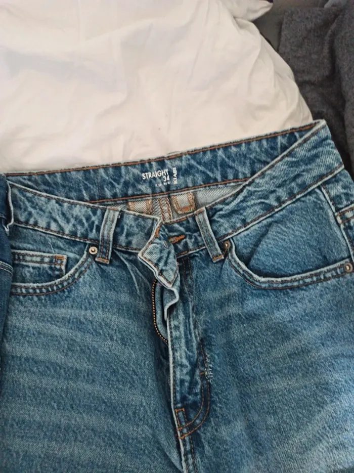 Lot de 4 jeans+ 1 pantalon noir Kiabi t36(lot18) - photo numéro 2