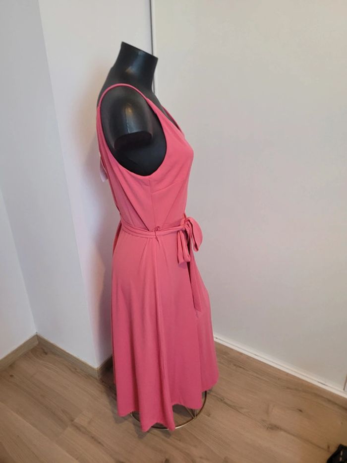 Robe rose neuve - photo numéro 2