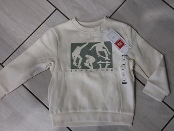 Pull 4 ans neuf