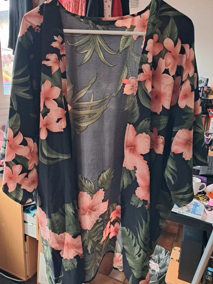 Belle Veste fine et légère kimono, motifs floraux- T40 / L - Shein - photo numéro 2
