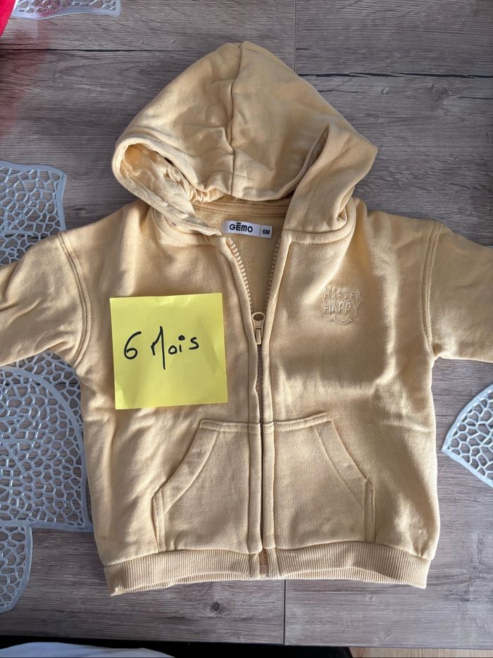 Pull jaune