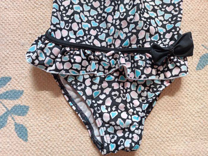 Maillot de bain noir coeur petit noeud 4 ans - photo numéro 3