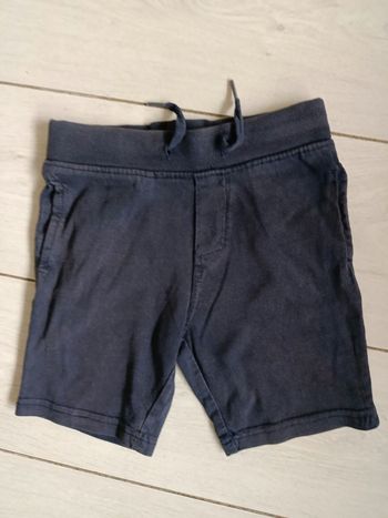 Short 4 ans