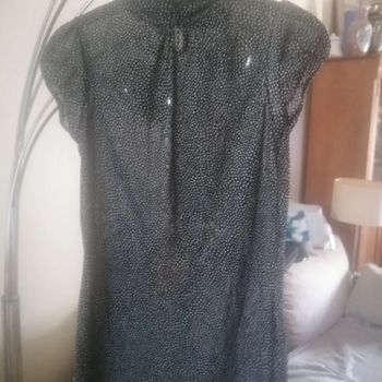 🌸Top noirs à pois blancs col fantaisie Taille 38 "Zara" 🌸