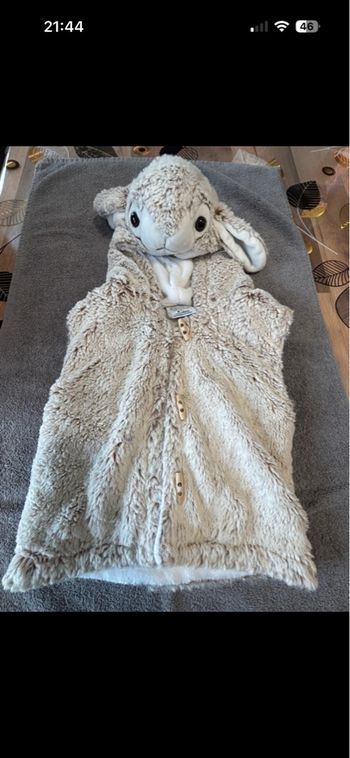 Veste sans manche tête de lapin 