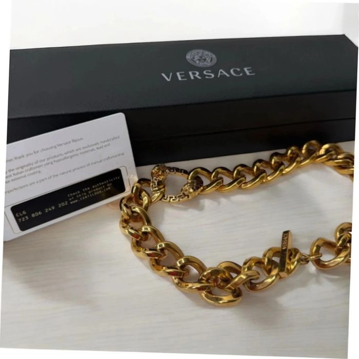 Collier Versace ras de cou