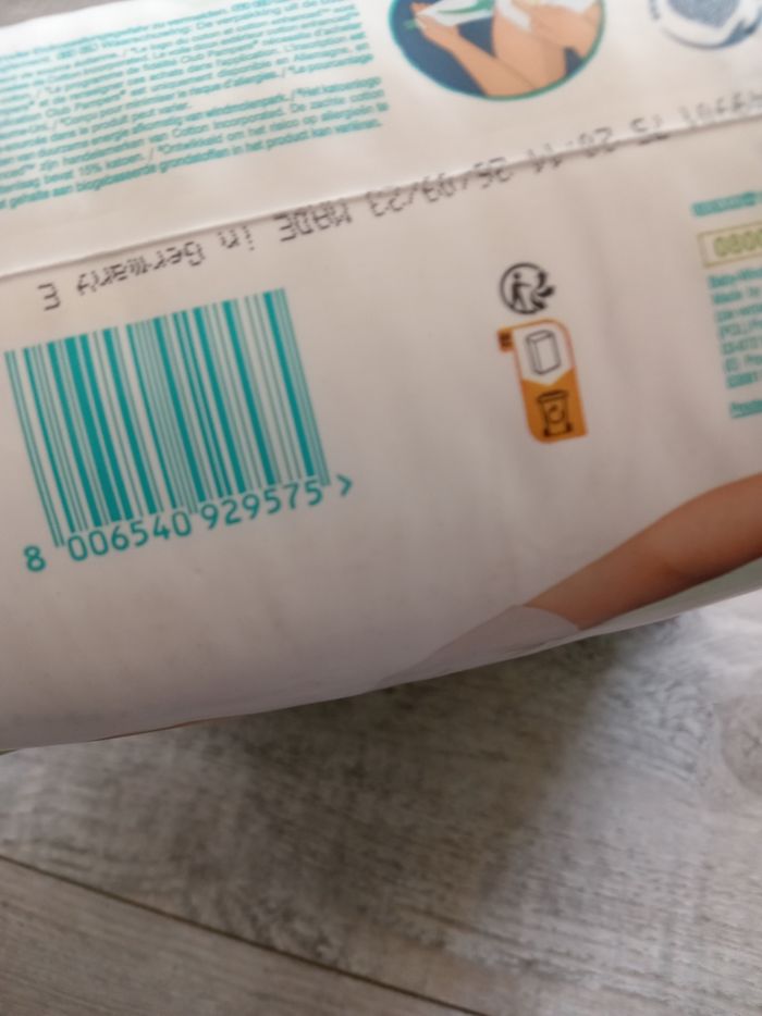 Paquet de couche Pampers (27) taolle 6 - photo numéro 3