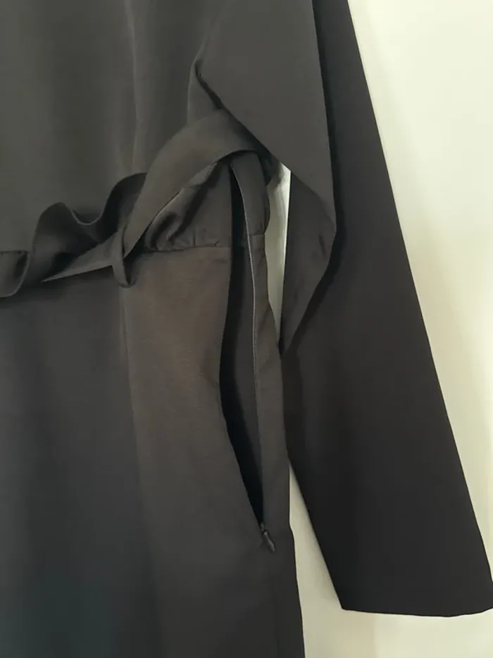 Robe blazer noire ceinturée à volants à la taille - photo numéro 7