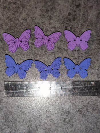 lot de 6 boutons en bois papillons / couleur violet et parme