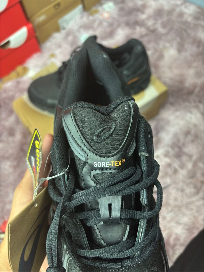 Asics gel NYC Black X Gortex neuve taille 44 - photo numéro 3