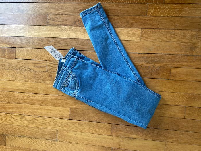 Jean  pull&Bear bleu - photo numéro 5