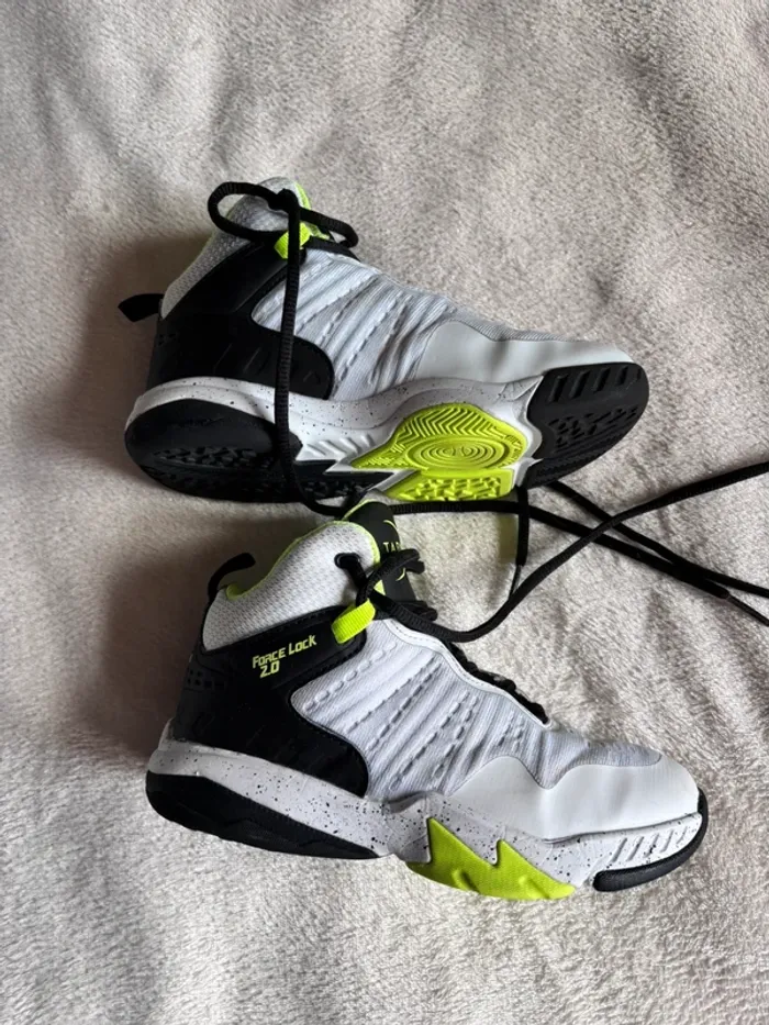 🌺Paire de chaussures de basket enfant taille 32🌺 - photo numéro 2