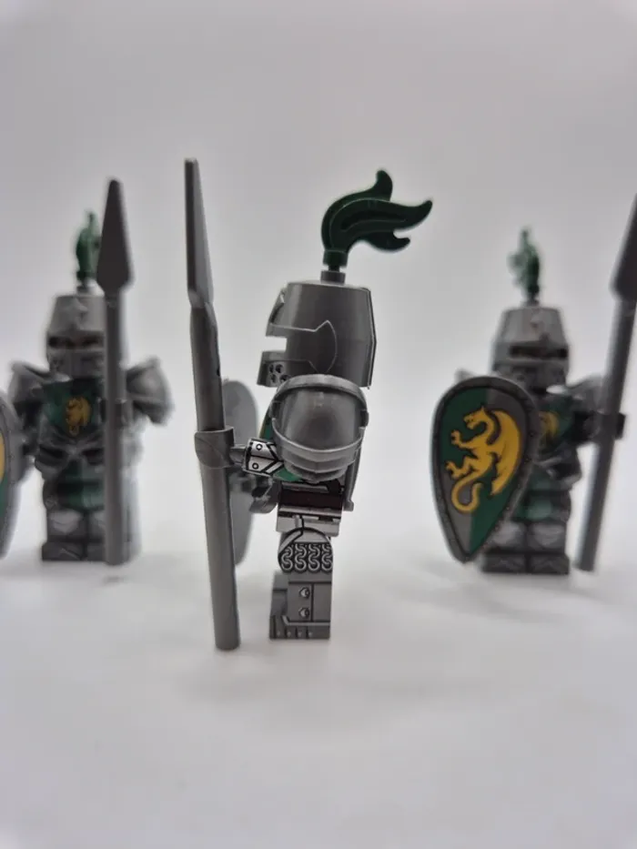 Figurines type lego 3 soldats chevaliers Du Dragons Vert - photo numéro 3