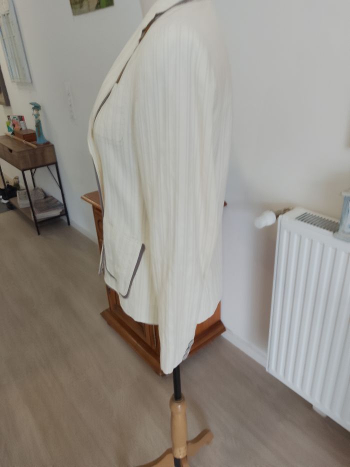 Veste blazer court beige clair femme '' Alain Manoukian'' - photo numéro 7