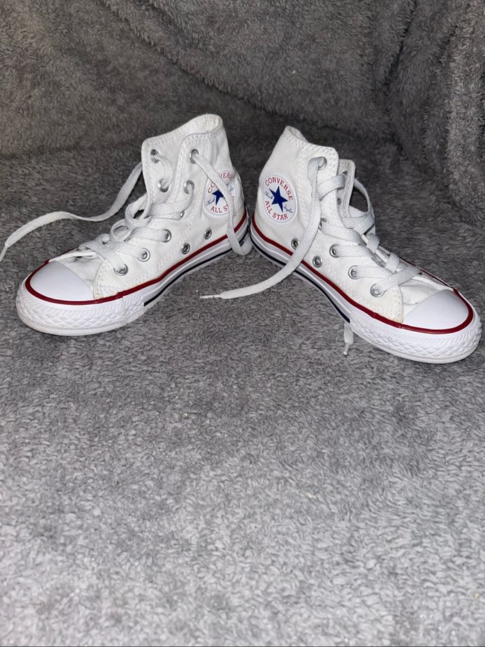 Converse blanche
