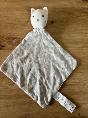 Doudou plat chat blanc gris fleur obaibi