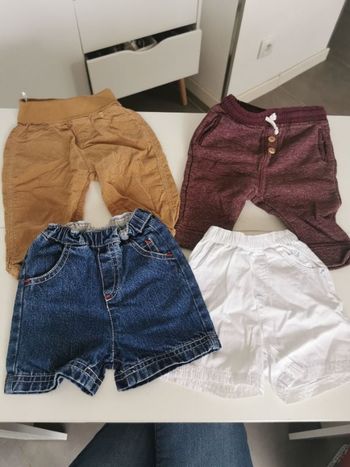 Lot 2 shorts + 2 pantalons