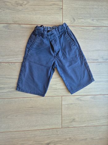 Short bermuda bleu marine