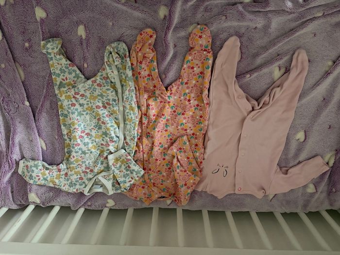 Lot vêtements fille 3 mois - photo numéro 4