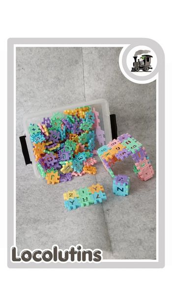 🚂 Jeu de construction coloré – pièces carrées à imbriquer