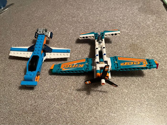 Lot de 2 avions lego