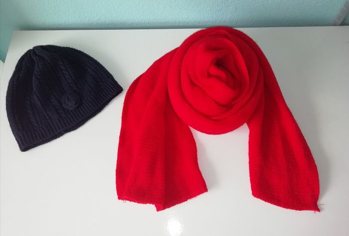 Écharpe et bonnet en laine