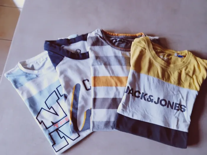 Lot 4 t-shirts 14 ans