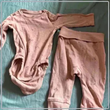 Ensemble  body  pantalon  h&m  3mois  neuf