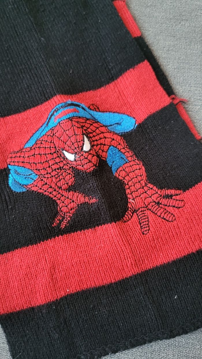 Echarpe garçon spiderman - photo numéro 2