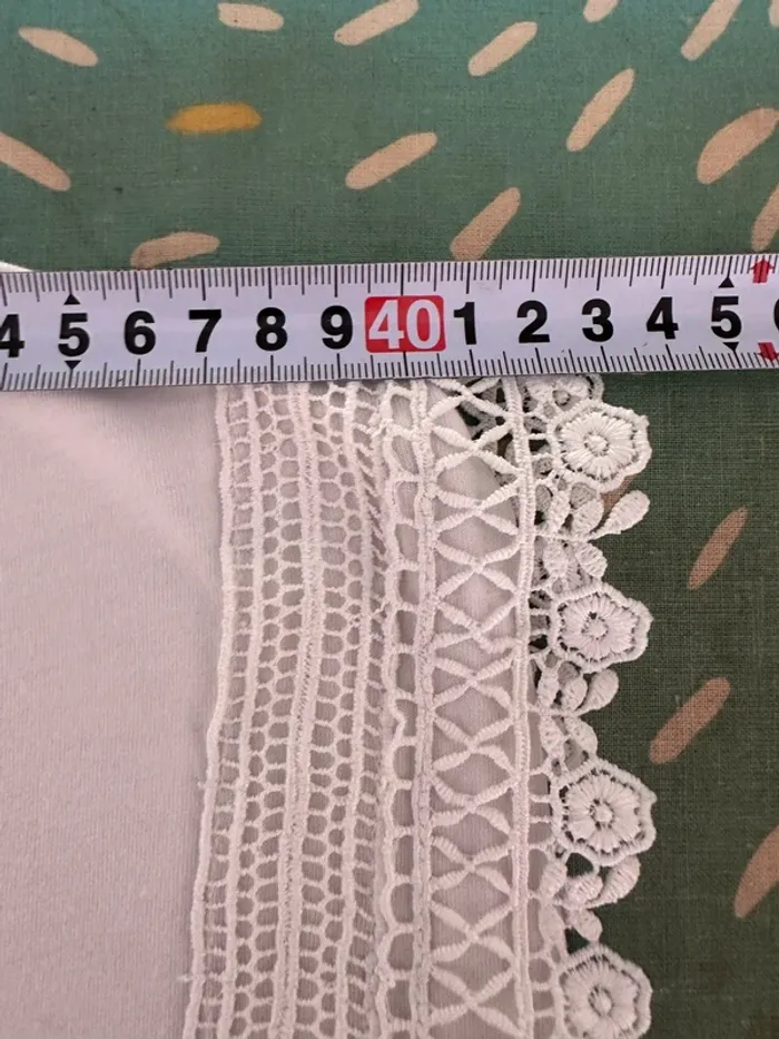 T-shirt blanc avec crochet sur les manches - photo numéro 5