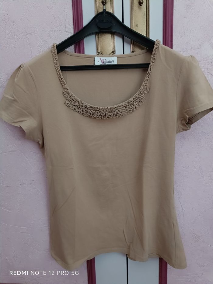 Tee-shirt beige " Armand Thiery" T.3 (40) - photo numéro 2