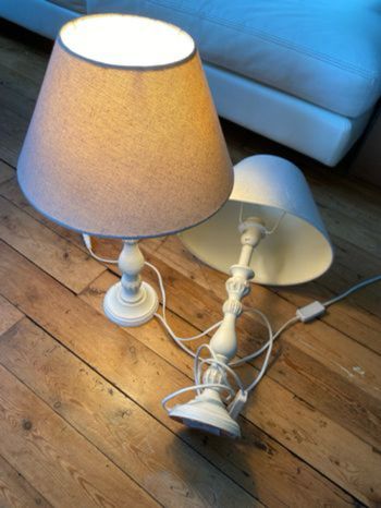 2 très jolies lampes de chevet chabby pieds en bois Maison du monde