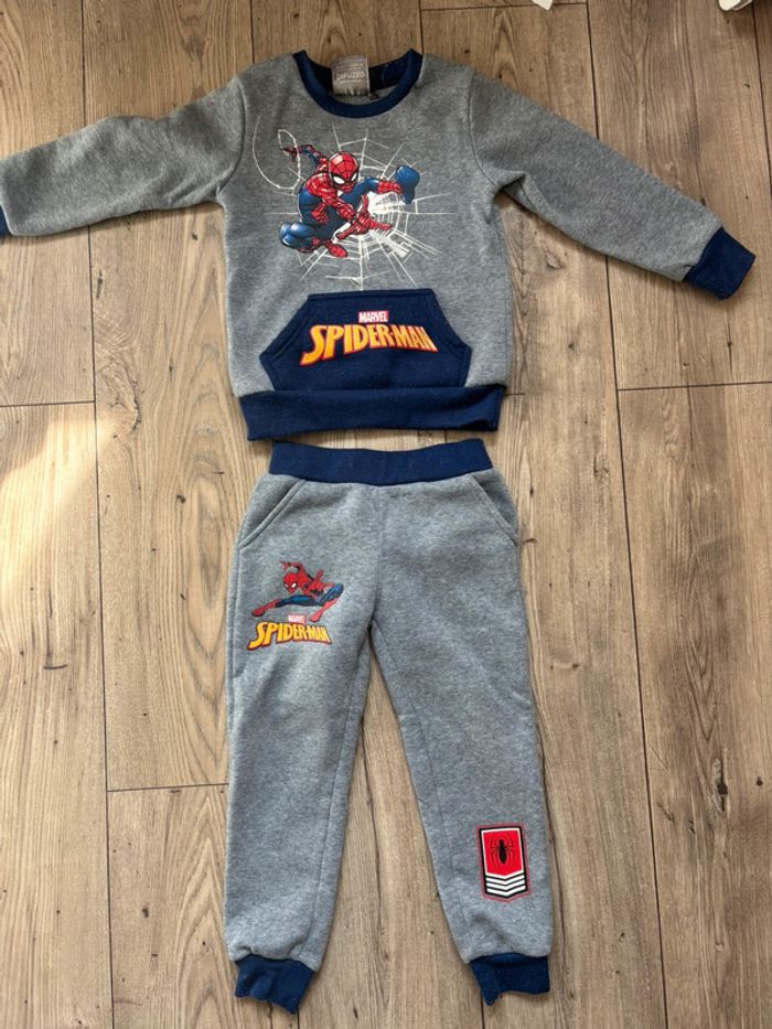 Ensemble Spiderman Marvel