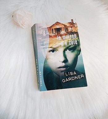 🦋 Livre La maison d'à côté 🦋