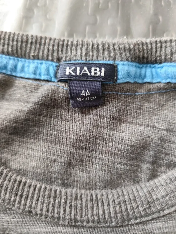 Tee-shirt sans manches taille 4 ans - photo numéro 3