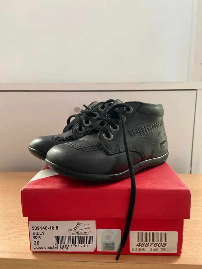 Chaussures Kickers taille 26