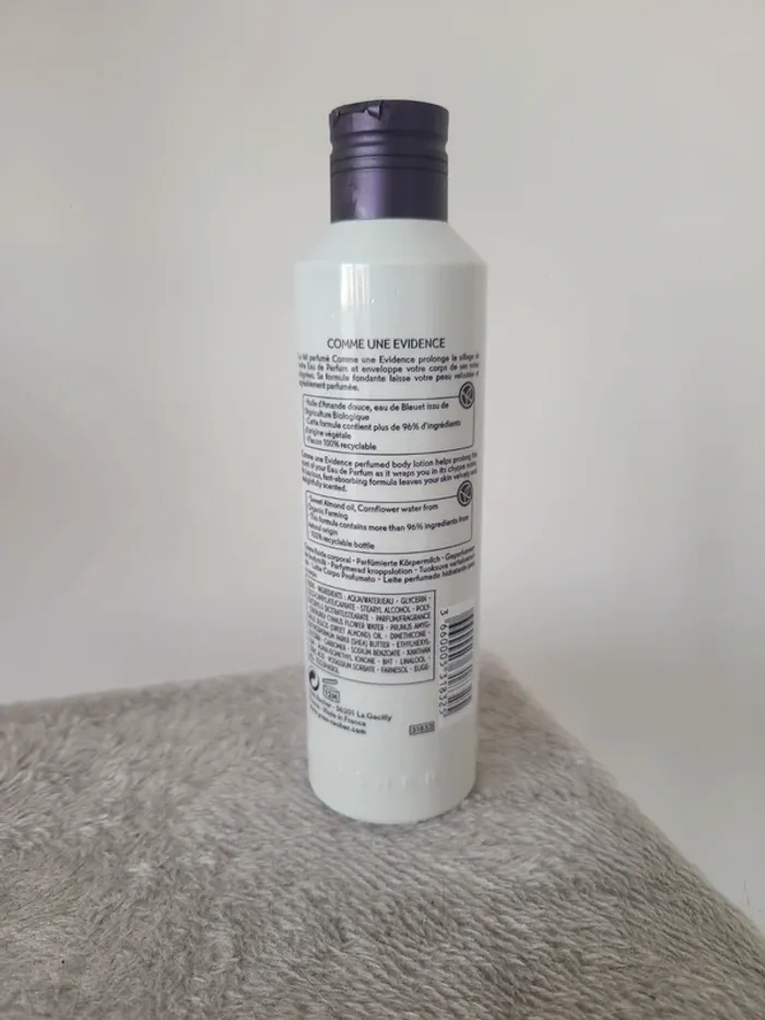 Lait parfumé corps "evidence" - photo numéro 2