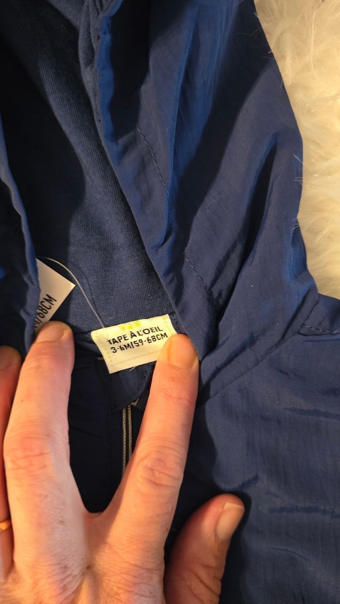 NEUFS (non portés) 🏷🏷🥰😍💙superbe coupe vent et casquette 6mois garçon 😍🤩💙 - photo numéro 3