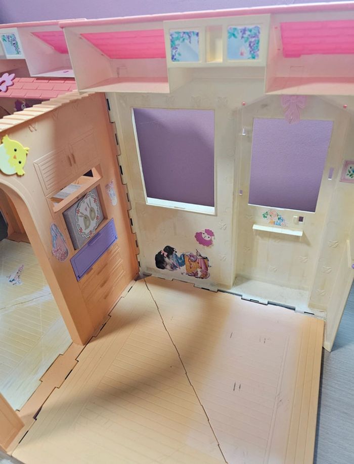 Grande maison barbie transportable - photo numéro 9