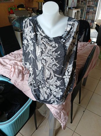 Haut épaule dénudé