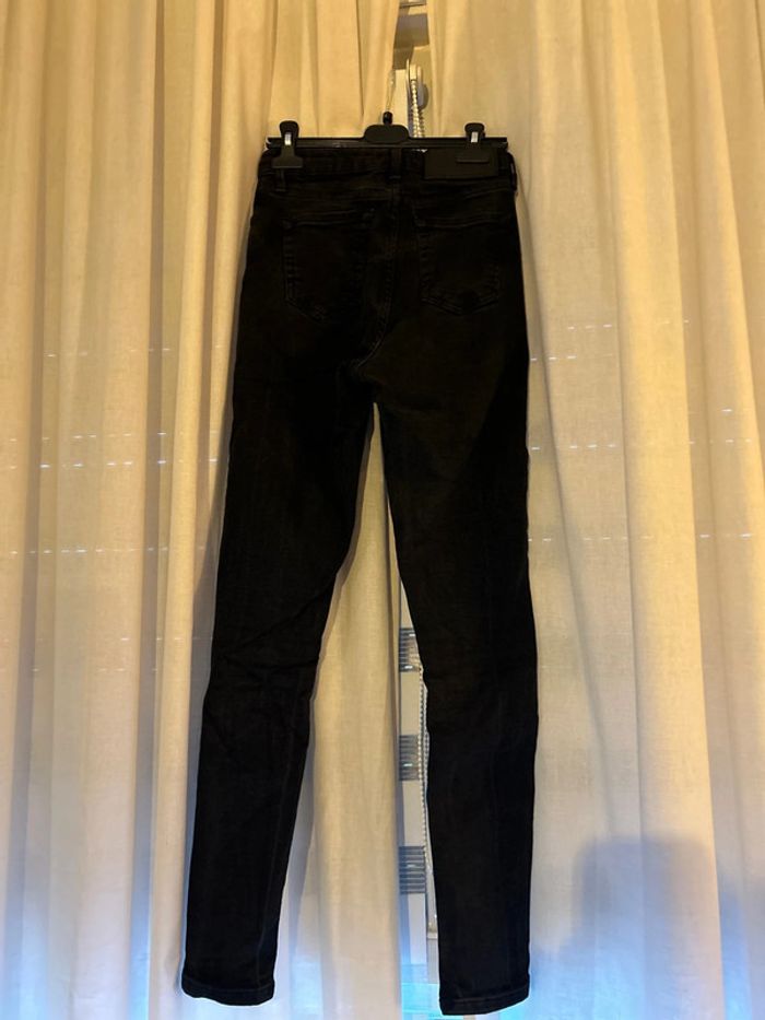 Jeans noir. - photo numéro 5